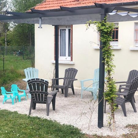 La Petite Maison Des Gites De Josephine Saint-Dye-sur-Loire Екстер'єр фото