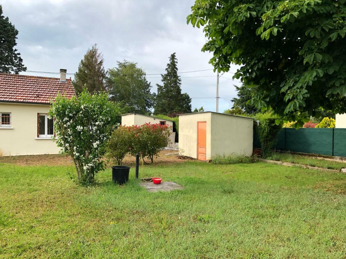La Petite Maison Des Gites De Josephine Saint-Dye-sur-Loire Екстер'єр фото